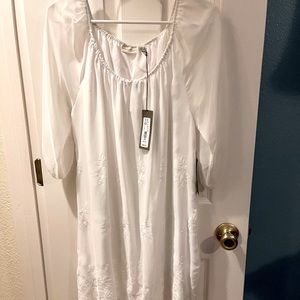 Eva Mendes from New York & Company Color: White Size: Medium